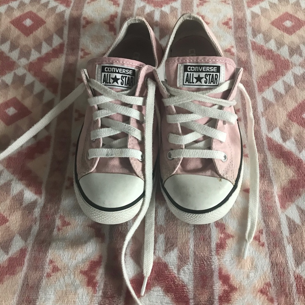 Light Pink Converse Low-tops🌸👟
